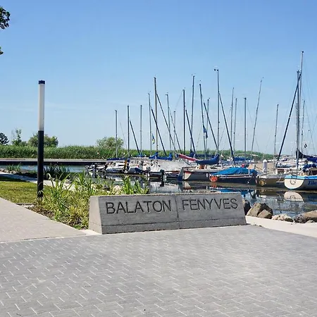 Three-bedroom Holiday In Holiday home Balatonfenyves